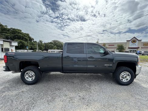 Used 2017 Chevrolet Silverado 2500 W/T AWD/4WD image 5