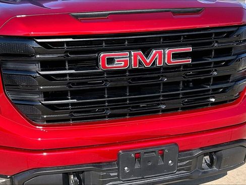 Used 2023 GMC Sierra 1500 Elevation image 35