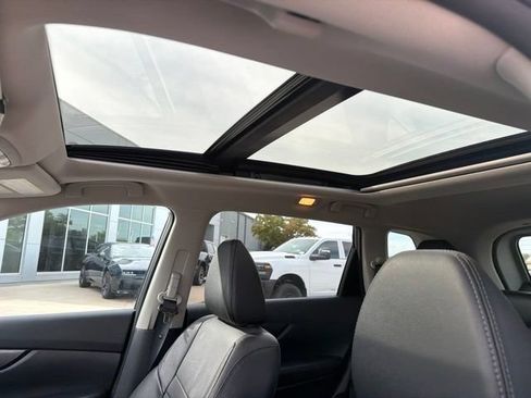 Used 2016 Nissan Rogue SL w/ SL Premium Package AWD/4WD image 9