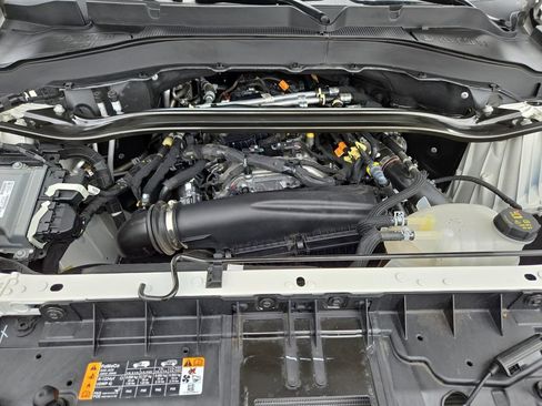 Used 2025 Ford Explorer ST-Line w/ ST-Line Street Pack AWD/4WD image 36
