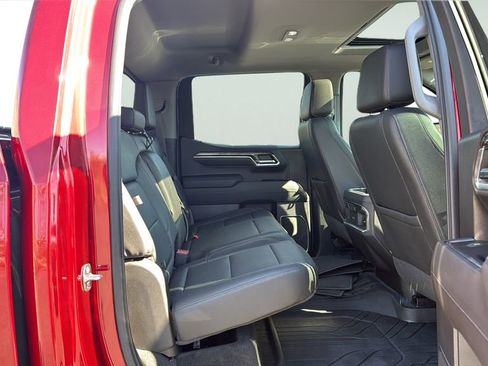 Used 2022 Chevrolet Silverado 1500 LTZ w/ LTZ Premium Package AWD/4WD image 12