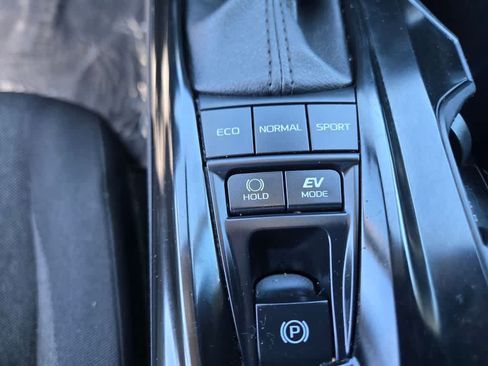 Used 2025 Toyota Camry LE FWD image 16