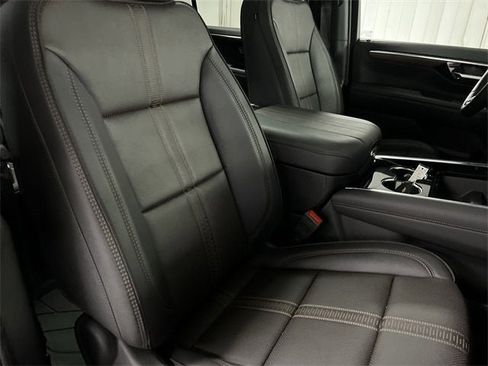 Certified 2025 Chevrolet Suburban High Country image 29