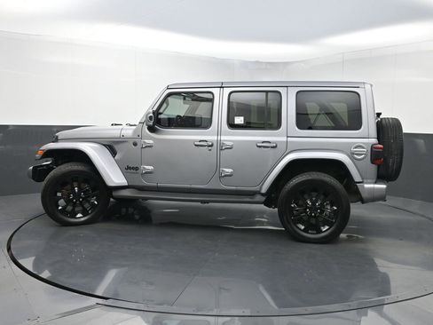 Used 2020 Jeep Wrangler Unlimited Sahara image 40