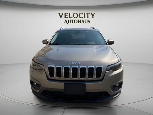 Used 2019 Jeep Cherokee Latitude Plus w/ Cold Weather Group AWD/4WD image 2