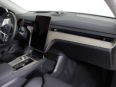 Certified 2025 Volvo EX90 Ultra image 22