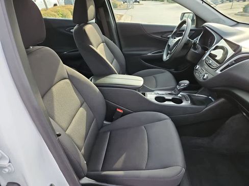 Used 2024 Chevrolet Malibu LT image 28