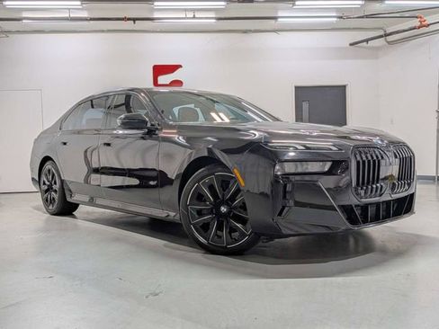 Used 2023 BMW 740i RWD image 2