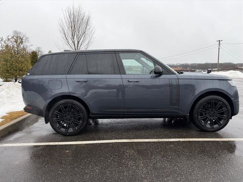 New 2026 Land Rover Range Rover SE image 4