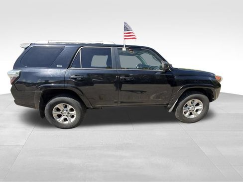 Used 2015 Toyota 4Runner SR5 AWD/4WD image 8