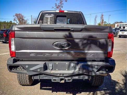 Used 2017 Ford F250 Lariat w/ Lariat Ultimate Package AWD/4WD image 11