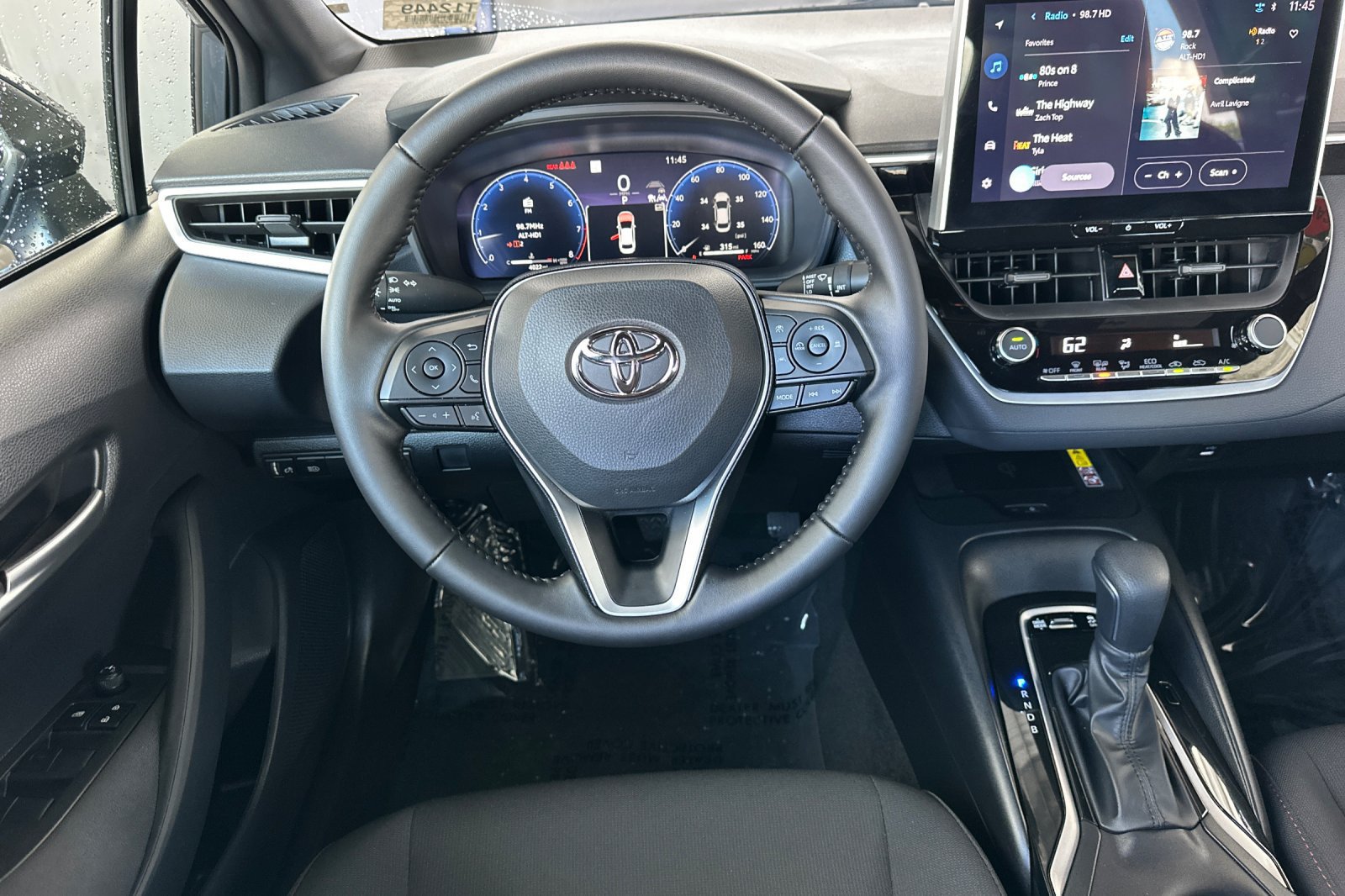Used 2026 Toyota Corolla SE w/ SE Package FWD image 17
