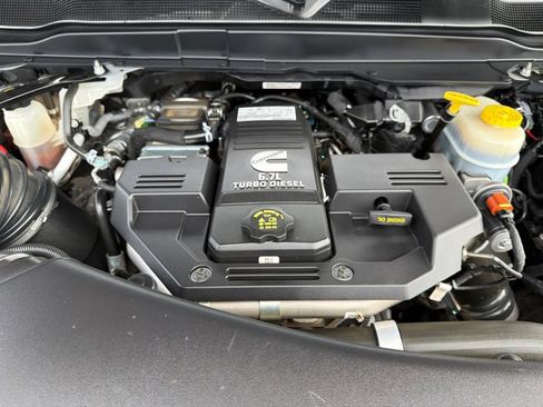 Used 2022 RAM 3500 Laramie AWD/4WD image 8