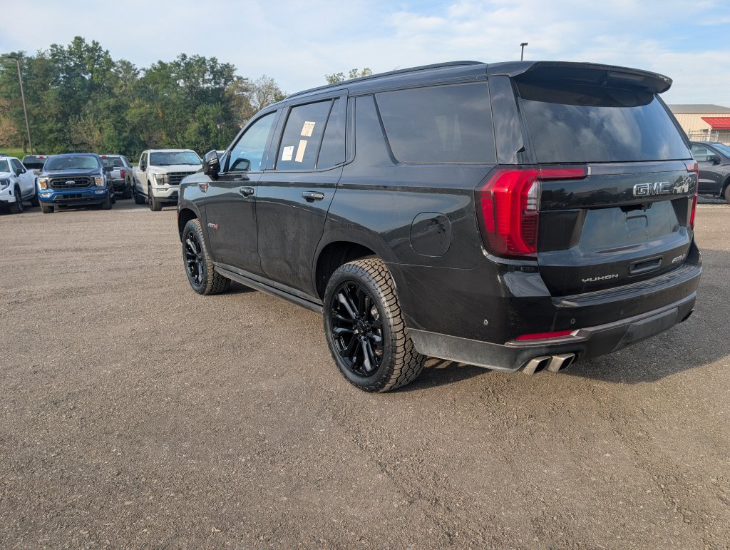 Used 2025 GMC Yukon AT4 Ultimate w/ LPO, Floor Liner Package AWD/4WD image 4