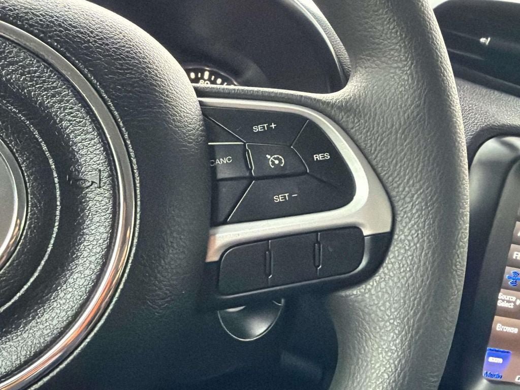 Used 2023 Jeep Renegade Latitude AWD/4WD image 33
