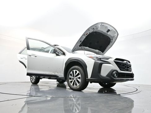 Used 2025 Subaru Outback Premium w/ Popular Package #1 AWD/4WD image 31