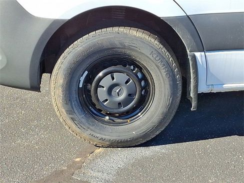 Used 2025 Mercedes-Benz Sprinter 2500 image 8