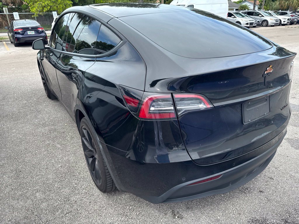 Used 2022 Tesla Model Y Long Range AWD/4WD image 21