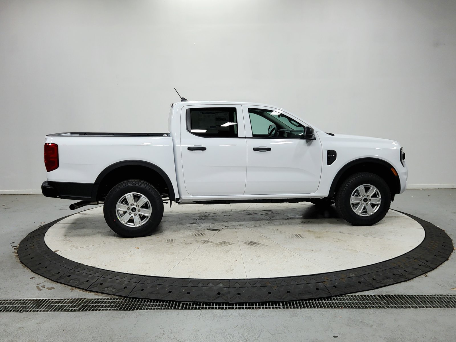 New 2026 Ford Ranger XL w/ Trailer Tow Package RWD image 9