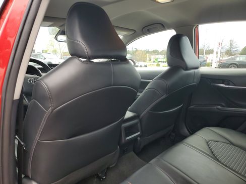 Used 2024 Toyota Camry SE image 9