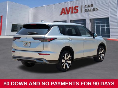 Used 2025 Mitsubishi Outlander SE FWD image 6