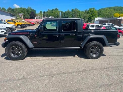 Used 2023 Jeep Gladiator Rubicon w/ Cold Weather Group AWD/4WD image 3