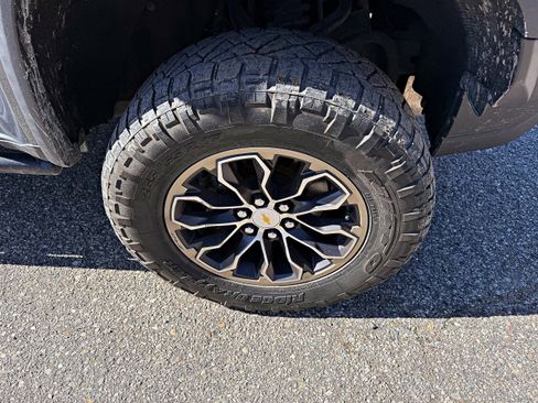 Used 2018 Chevrolet Colorado ZR2 image 11