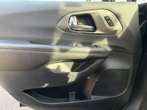 New 2026 Chrysler Pacifica Select image 25