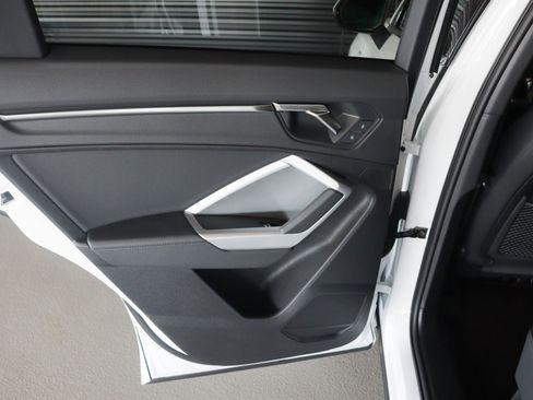 New 2025 Audi Q3 2.0T Premium image 27