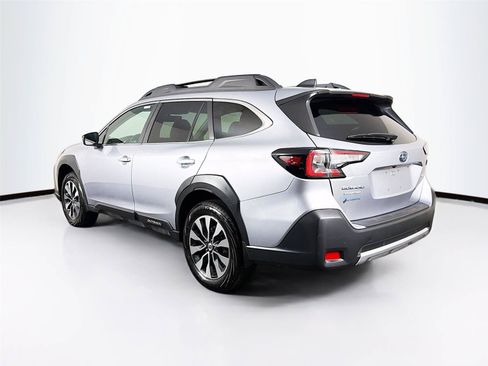 Used 2025 Subaru Outback Limited AWD/4WD image 9