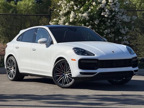 Certified 2023 Porsche Cayenne Turbo AWD/4WD image 9