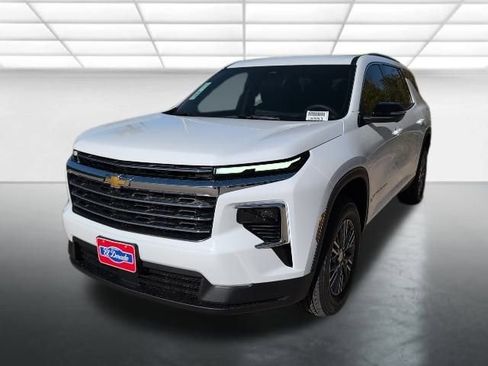 New 2026 Chevrolet Traverse LT w/ Driver Confidence Package image 32
