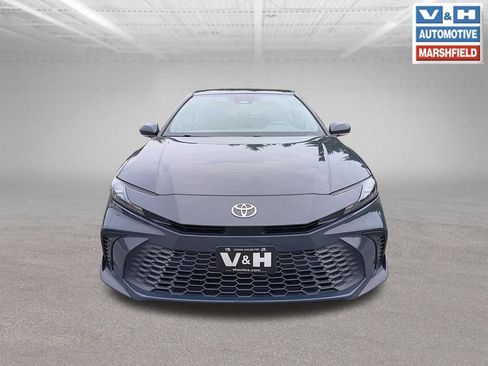 Used 2025 Toyota Camry SE FWD image 28