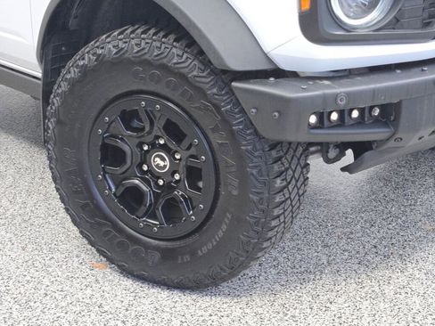 Used 2024 Ford Bronco Wildtrak image 3