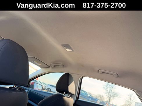 Used 2022 Hyundai Elantra SEL image 25