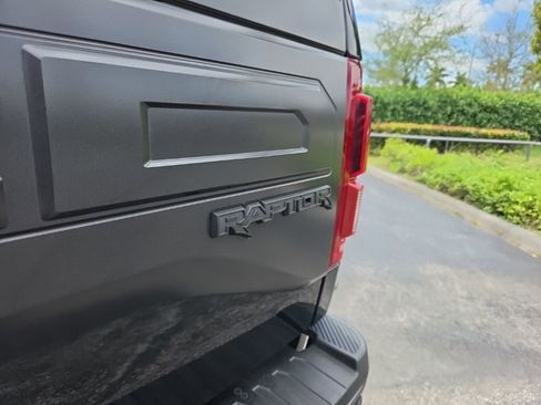 Used 2018 Ford F150 Raptor w/ Equipment Group 802A Luxury image 12