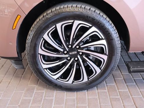 Used 2025 Lincoln Navigator Black Label AWD/4WD image 10