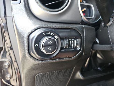 Used 2022 Jeep Gladiator Sport AWD/4WD image 17