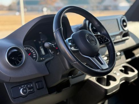 Used 2023 Mercedes-Benz Sprinter 2500 image 17