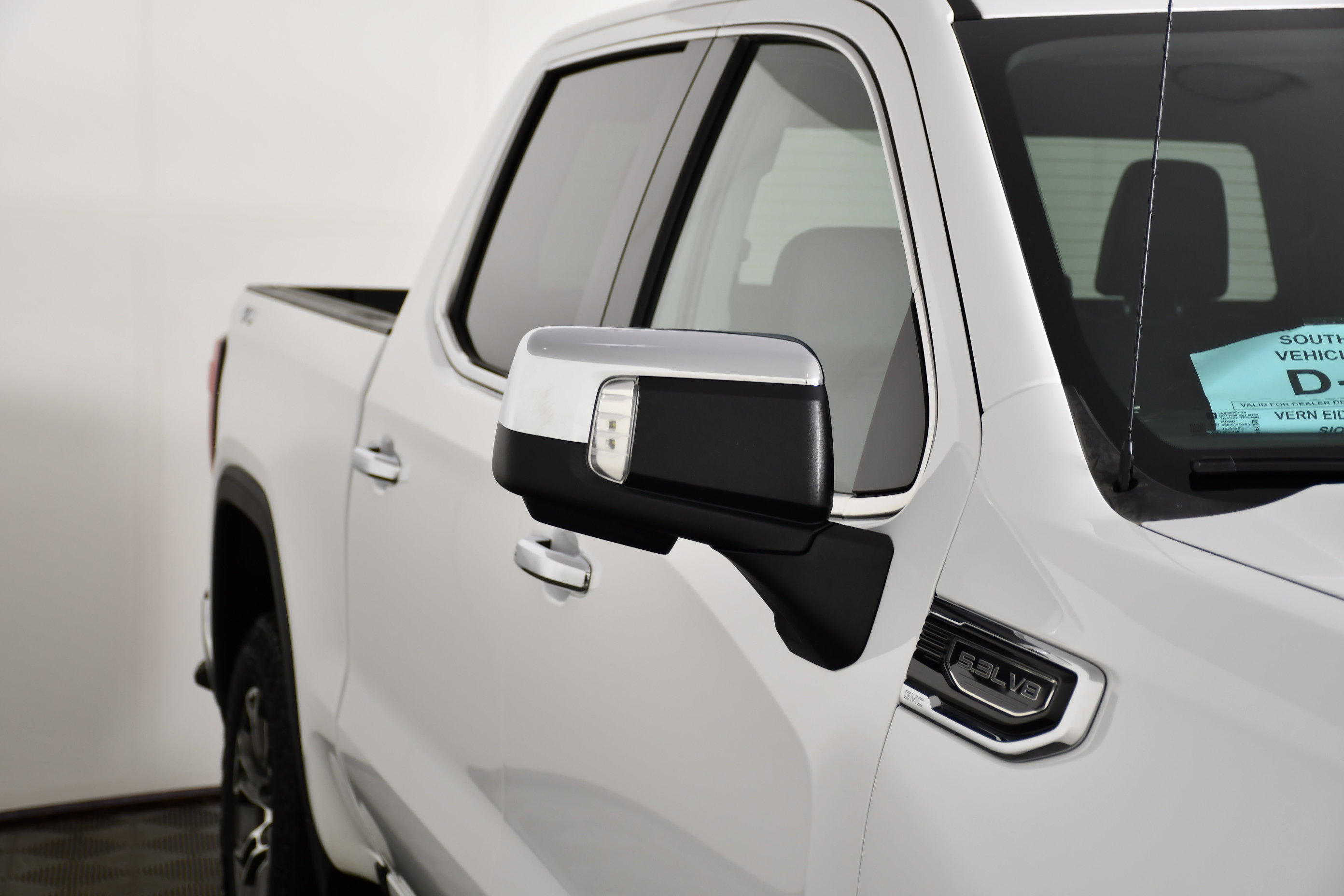 Used 2026 GMC Sierra 1500 SLT AWD/4WD image 14