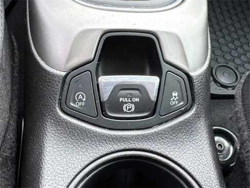 Used 2020 Jeep Compass Latitude w/ Cold Weather Group image 33