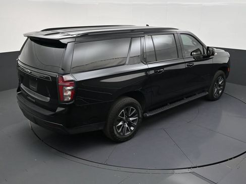 Used 2024 Chevrolet Suburban Z71 w/ Luxury Package AWD/4WD image 16