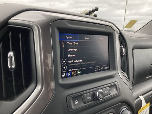 Used 2024 Chevrolet Silverado 1500 Custom Trail Boss w/ LPO, Dark Essentials Package image 28