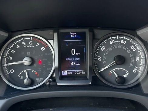 Used 2023 Toyota Tacoma TRD Off-Road image 29