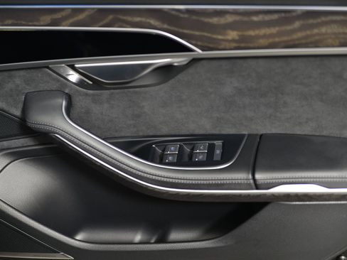 Certified 2022 Audi A8 L 3.0T image 9