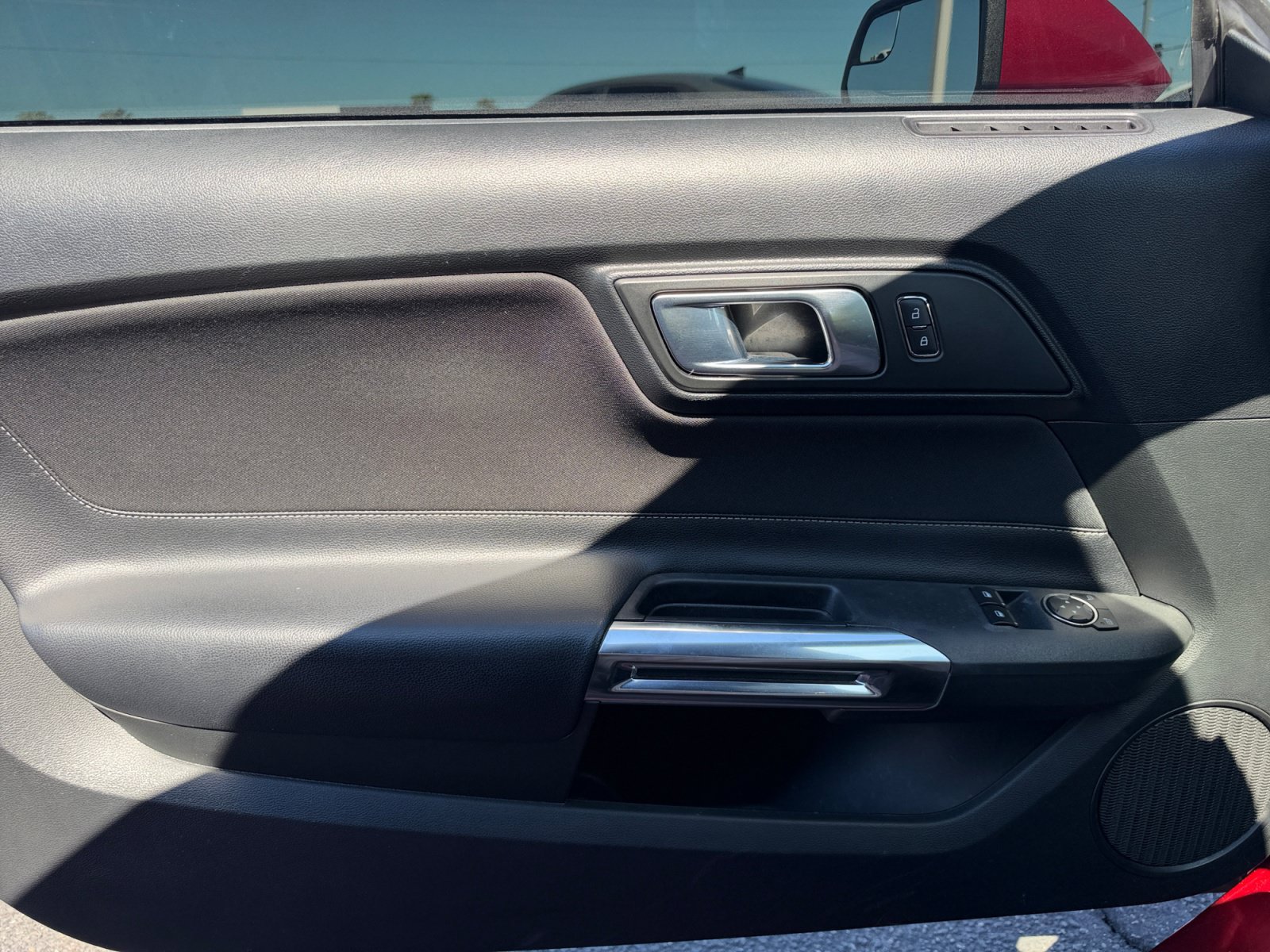 Used 2020 Ford Mustang Coupe RWD image 13