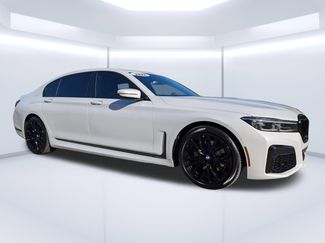 Used 2022 BMW 740i xDrive 740i xDrive w/ Autobahn Package video 1
