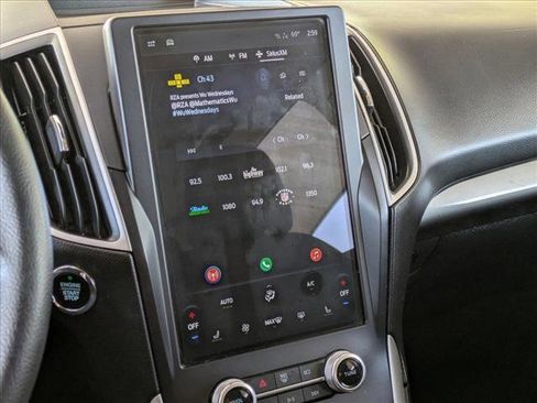 Used 2023 Ford Edge SEL w/ Convenience Package image 13