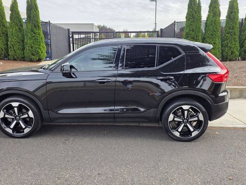 Used 2020 Volvo XC40 T5 Momentum w/ Protection Package Premier AWD/4WD image 8