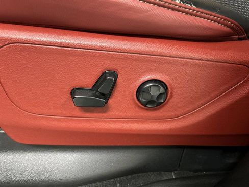 Used 2019 RAM 1500 Rebel AWD/4WD image 10